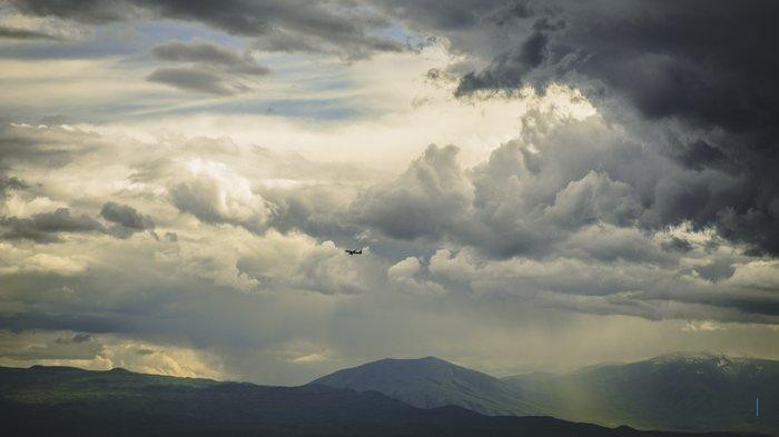 Prakiraan Cuaca Bandung 25 Oktober 2025: Siang Hujan Ringan, Malam Berawan