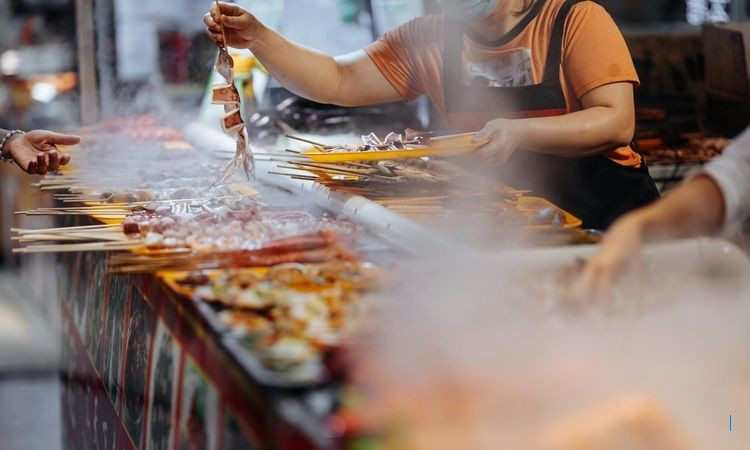 5 Tempat Angkringan Legendaris di Kediri yang Harus Dikunjungi untuk Kuliner Malam!