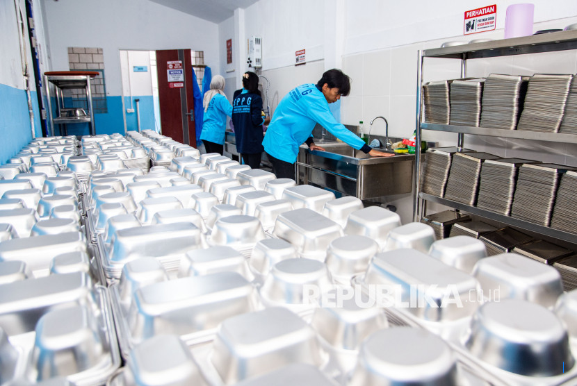 BGN Ingatkan Pengelola SPPG Patuhi SOP Pengolahan Makanan MBG