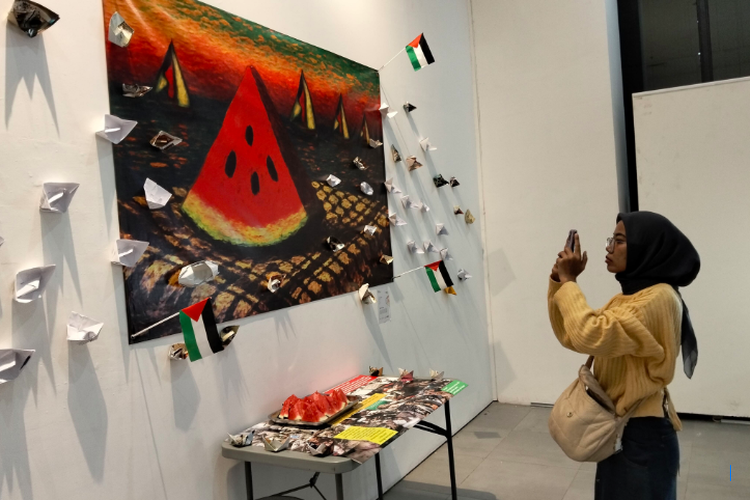 Melalui Lukisan dan Potongan Semangka, Dosen IKJ Sampaikan Dukungan untuk Gaza