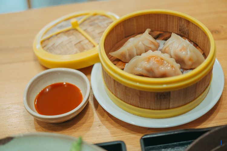 6 Tempat Makan Dimsum Lezat di Surabaya, Nongkrong Makin Seru!