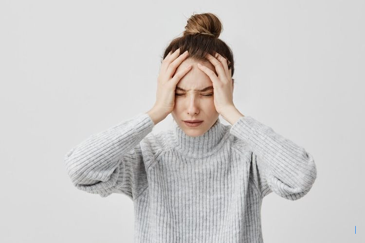 5 Cara Tenangkan Pikiran Saat Panik yang Direkomendasikan Ahli Psikologi