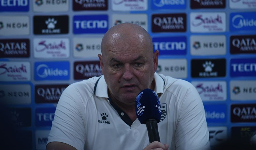 Bojan Hodak Siap Rotasi Pemain Hadapi Jadwal Padat Persib, Tak Remehkan Persis Solo