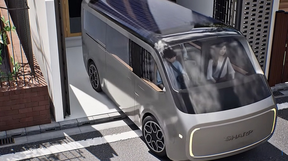 Bukan Hanya Mobil! Tiga Keunikan Interior Mobil Listrik Sharp yang Seperti Ruang Keluarga