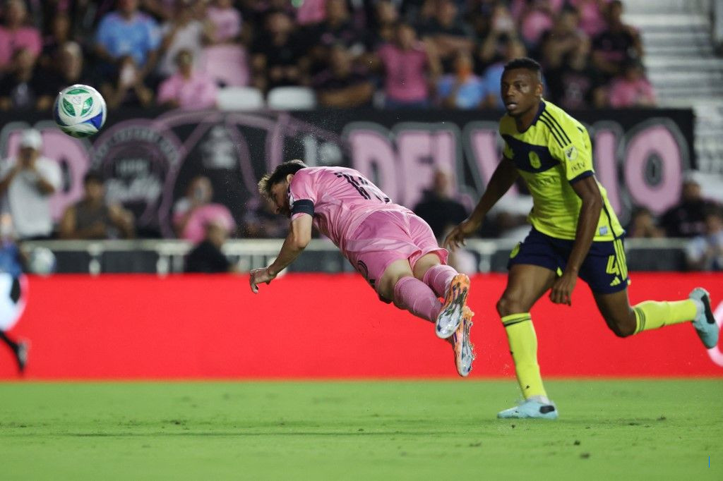 2 Gol Messi Bikin Lawan Tumbang, Siapa Bilang Dia Tak Bisa Menang?