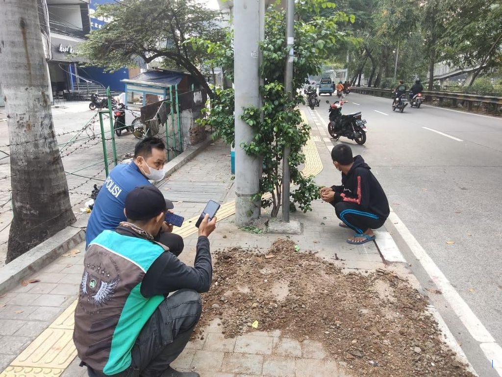 Kecelakaan di Tanjungpinang Viral, Pengendara Motor Diimbau Waspada, Mobil Tabrak Tembok Ruko