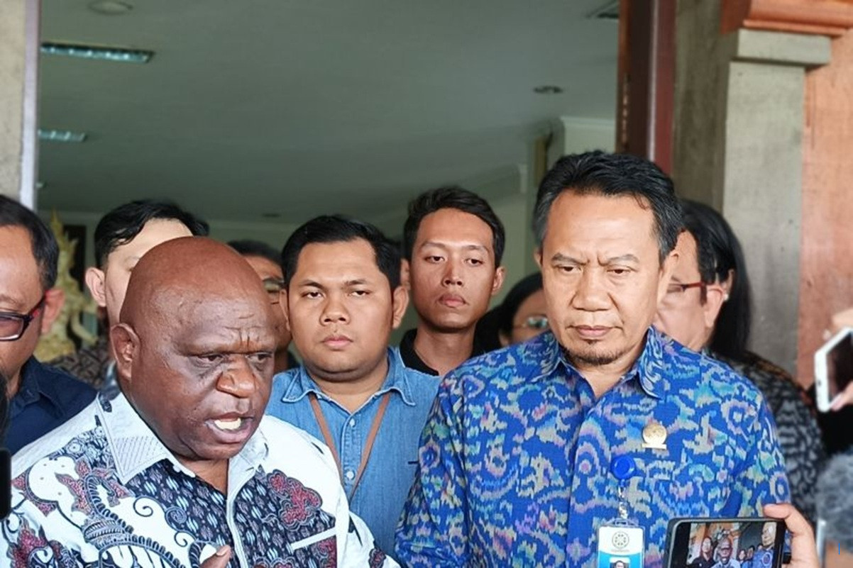 Menteri HAM Minta Rektor Unud Tindak Tegas Pelaku Nirempat Kematian Timothy