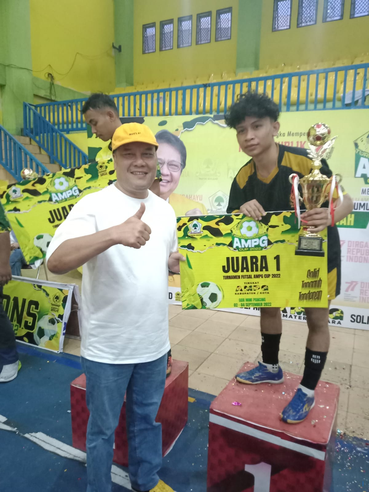 Tim Ayah-Ayah Manja Juara Futsal DPD Golkar Pakpak Bharat Cup 2025