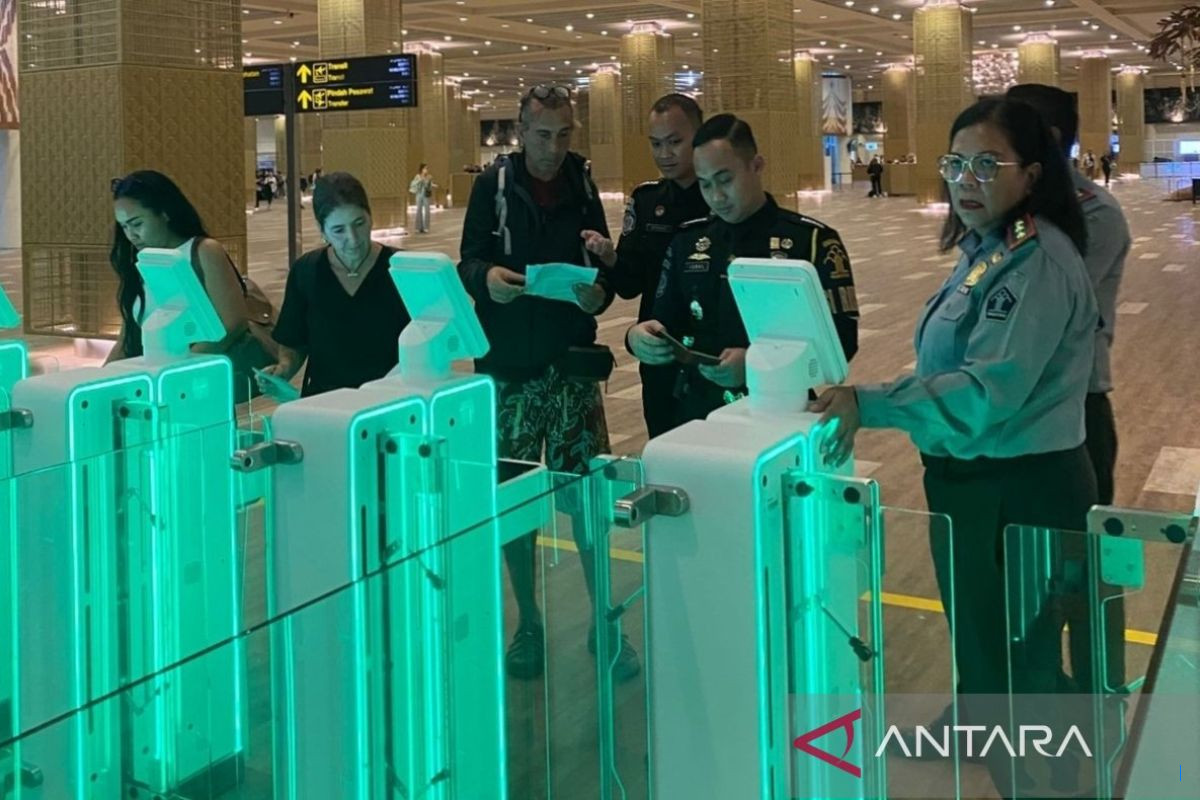 Autogate Bandara Kualanamu Layani 1,2 Juta WNI dan 248.497 WNA