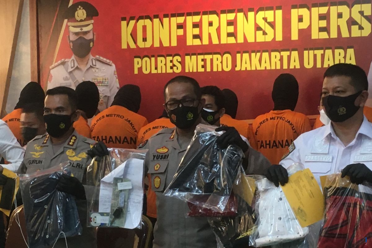 Tiga Penagih Utang Tertangkap Saat Menarik Motor Secara Paksa di Daan Mogot
