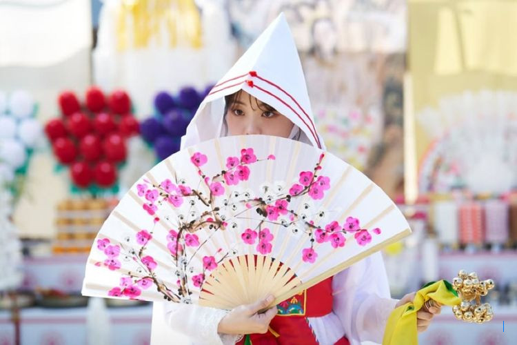 Apa Itu Mudang? Mengenal Dukun Korea di Drakor