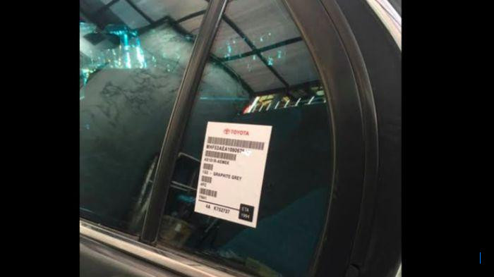 Waspadai Penipuan, Lepaskan Stiker Ini Agar Tidak Diserang Preman