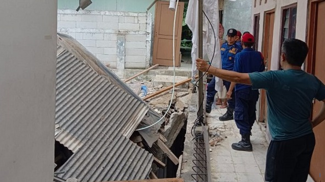 Bangunan Indekos di Jalan Pajajaran Bandung Roboh Akibat Longsor
