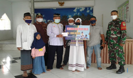 Kepala Desa Kertajaya Santuni 97 Anak Yatim dan Dhuafa di Subang