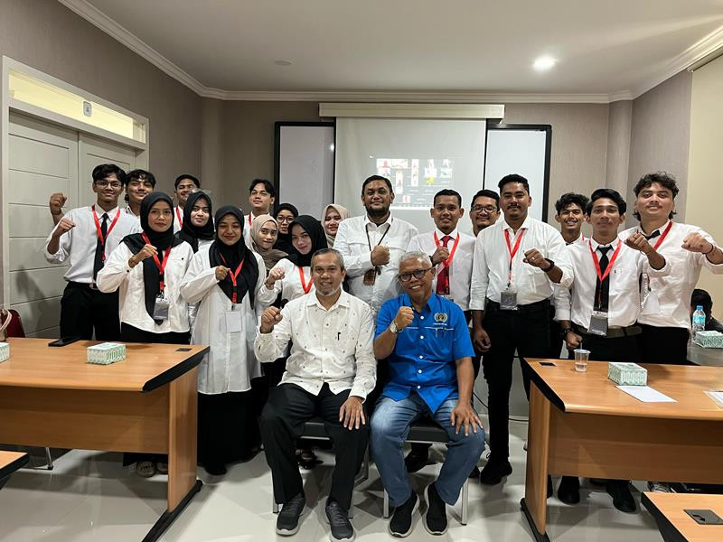 FH Unimal dan YARA Aceh Serahkan Sertifikat Diklat Paralegal, Dihadiri Nasir Djamil