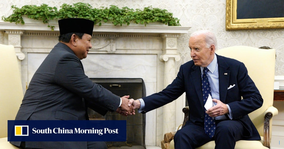 Donald Trump Tiru Gaya Pidato Prabowo yang Ketuk Meja