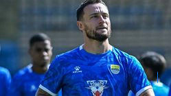 Klok Bawa Persib Menang Lawan Persis Solo di Hadapan Bobotoh